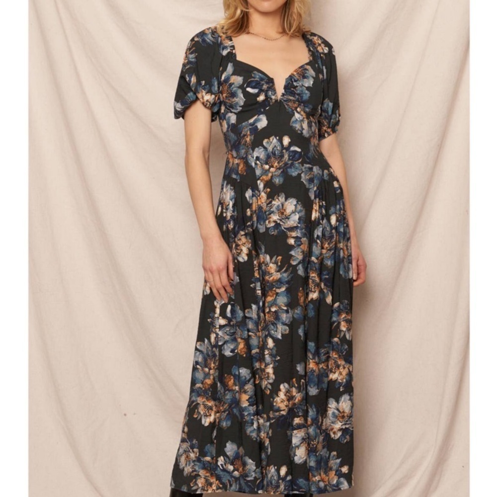 Brand new with tags En Creme Black and Blue Floral Maxi Dress - Picture 5 of 6